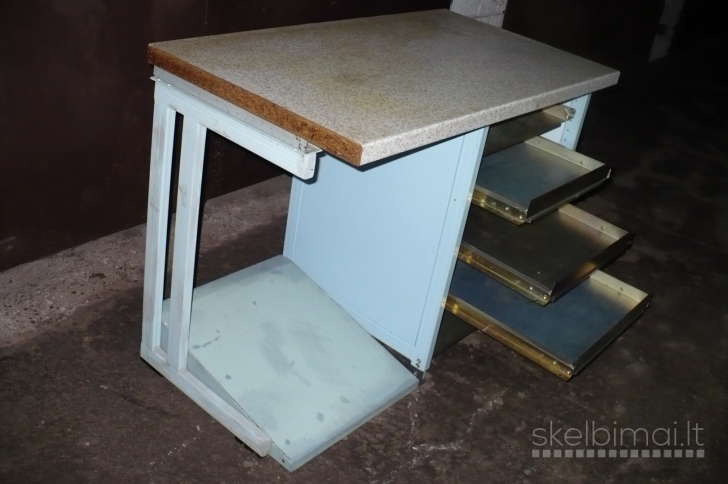 Parduodu šaltkalvio stalus