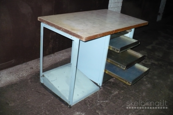 Parduodu šaltkalvio stalus