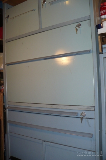 Parduodu metalines spintas