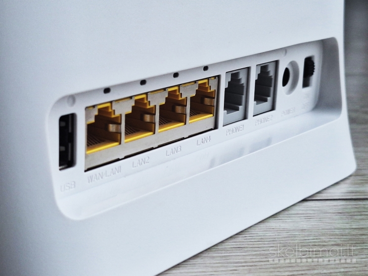 4G+ LTE modemas ZTE MF286R su maitinimo blokeliu