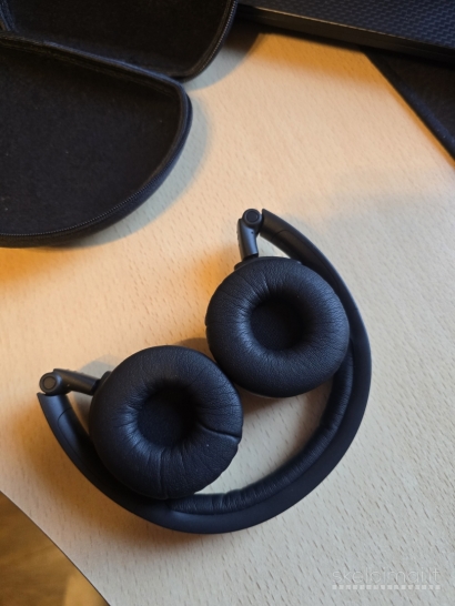 Mercedes-Benz orginalios belaidės ausinės 