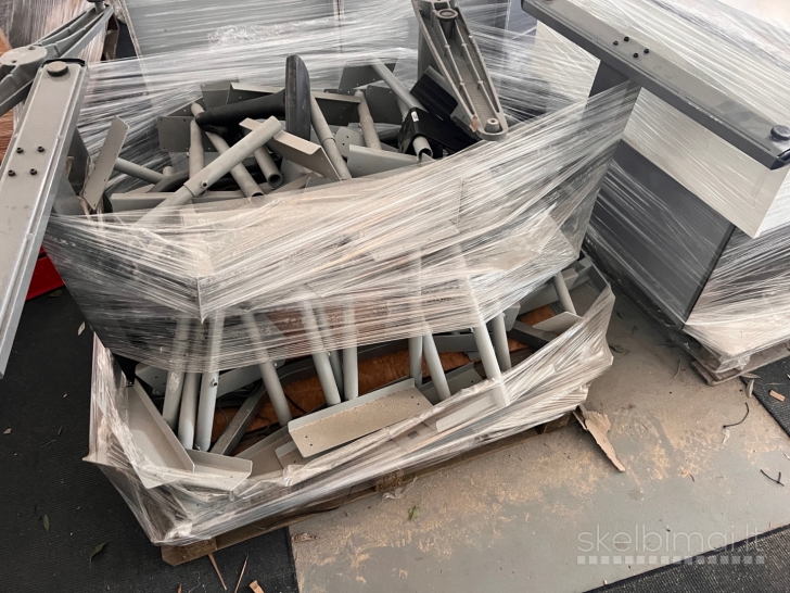 Bankrutavusi įmonė parduoda biuro baldus.