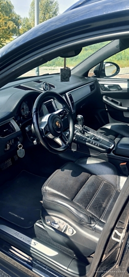 Porsche Macan S