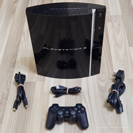 Sony Playstation 3 + 45 žaidimai