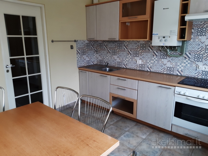 IŠNUOMOJAMAS 4 KAMBARIŲ BUTAS VILNIUJE ŽIRMŪNUOSE