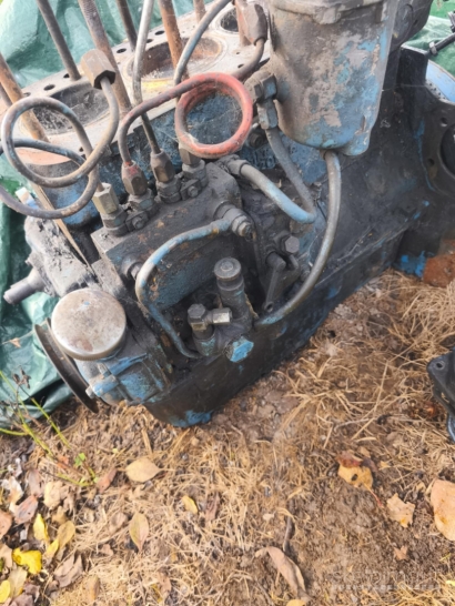 Mtz 50 variklis dalimis