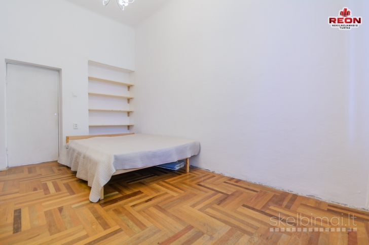 TVARKINGAS 4 KAMBARIŲ BUTAS SENAMIESTYJE!