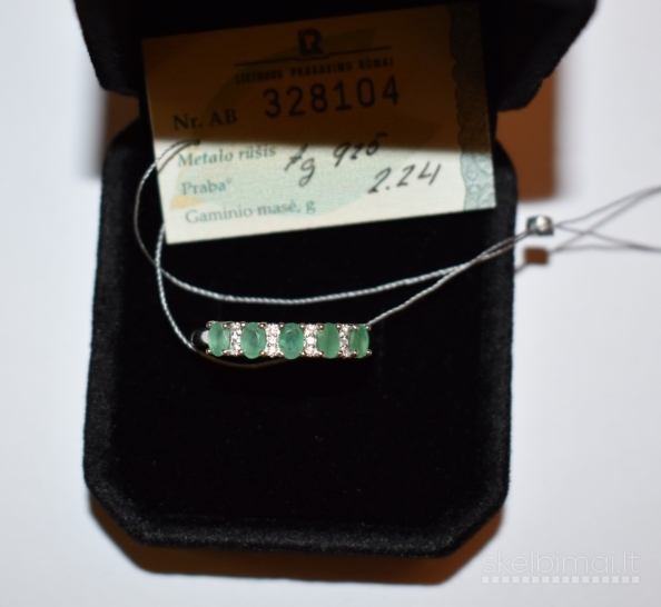 Naujas dizainerio ziedas su smaragdais