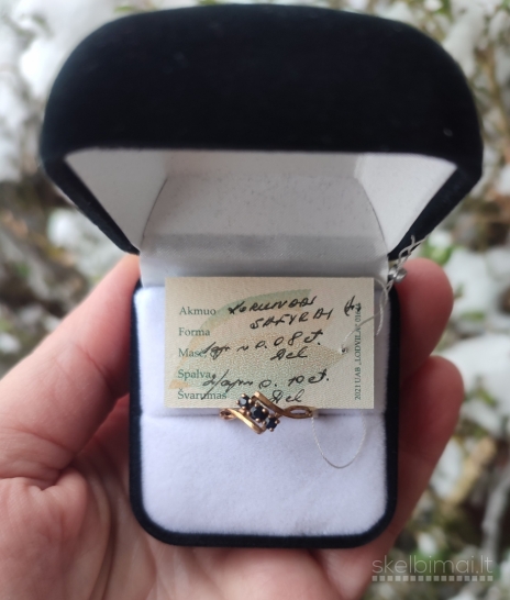 Naujas auksinis ziedas su safyrais