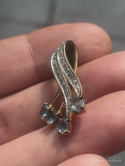 Naujas aksinis pakabukas su topazais ir deimantais.