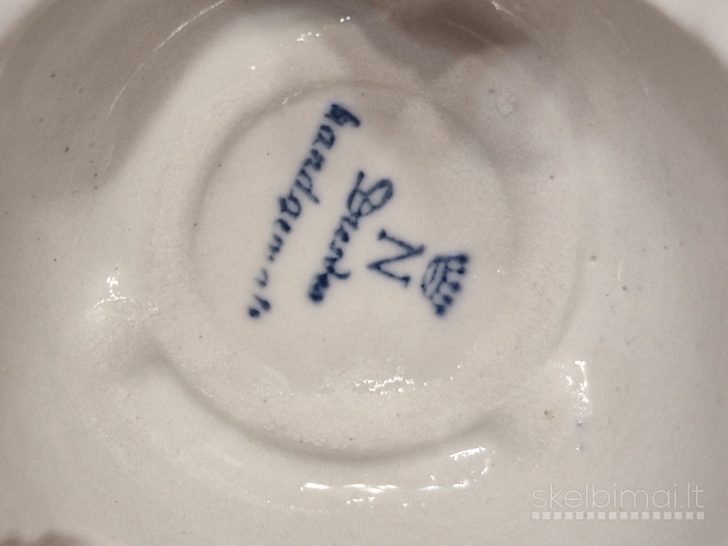 Porcelianinė Dresden stiliaus žvakidė su gėlėmis ir paauksavimu, 14cm.