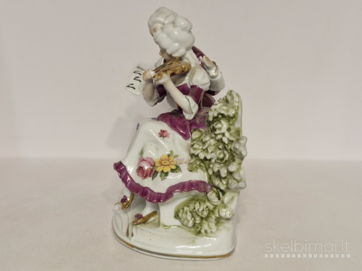 Porcelianinė figūrelė "Muzikuojanti pora" apie 17cm.
