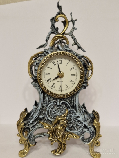 Dekoratyvinis metalinis laikrodis barokinio stiliaus, 34cm. 2,4kg