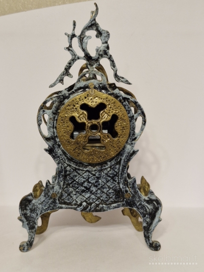 Dekoratyvinis metalinis laikrodis barokinio stiliaus, 34cm. 2,4kg