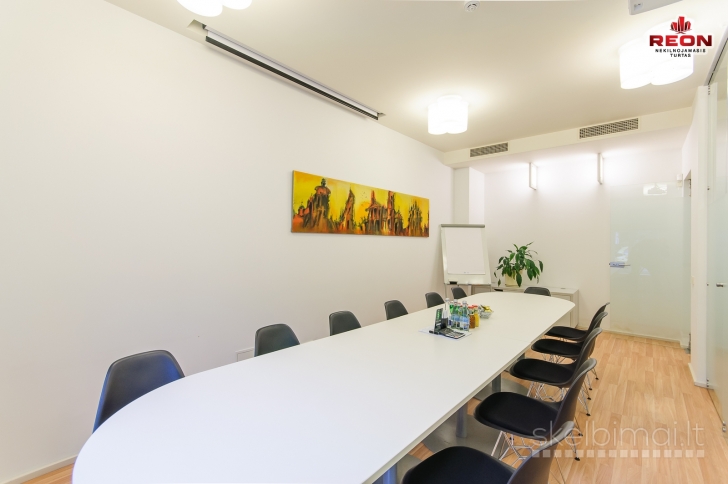 TILTO GATVĖJE, PRESTIŽINĖJE VILNIAUS VIETOJE, VISAI ŠALIA KATEDROS, GRETA GE