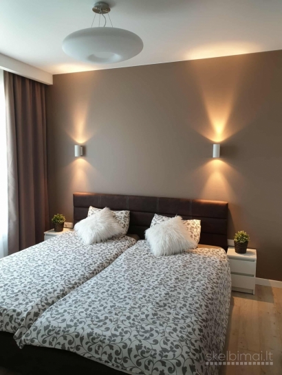 Dvigulė lova su 2 atskirais čiužiniais 2m.ilgis 2m.plotis.