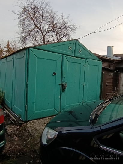 Kaune Vilijampolėje parduodamas 4 kambarių (namo dalis)