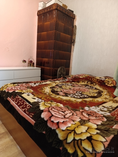 Kaune Vilijampolėje parduodamas 4 kambarių (namo dalis)