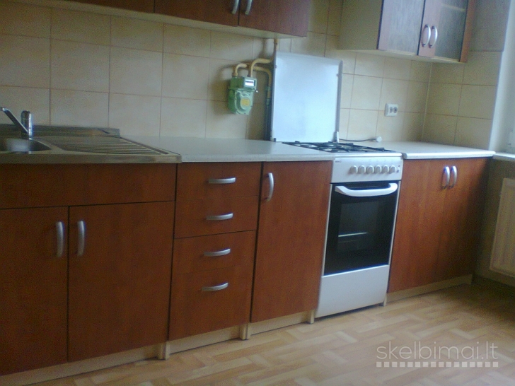 Išnuomojamas tvarkingas ir jaukus 1 kambario butas (1/5) su baldais .