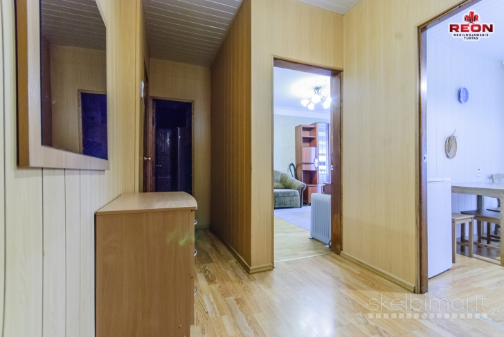 NUOMOJAMAS JAUKUS IR ŠILTAS 1 KAMBARIO 40 m² BUTAS ŠEŠKINĖJE, GELVONŲ GATV