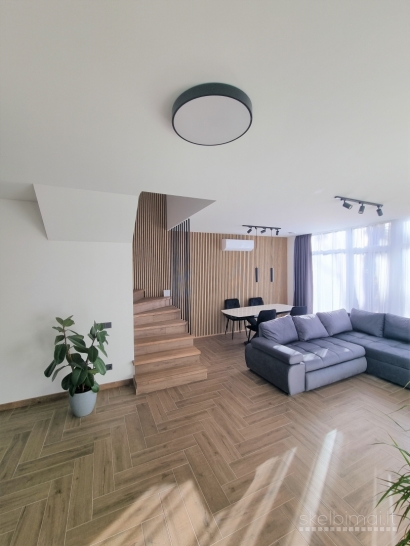 NUOMOJAMAS NAUJAS 82 m² NAMAS PARKO APSUPTYJE, ŠALIA BUIVYDIŠKIŲ DVARO