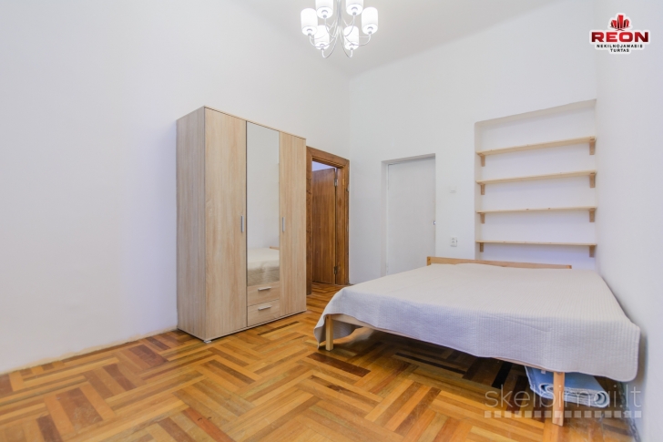 TVARKINGAS 4 KAMBARIŲ BUTAS SENAMIESTYJE!