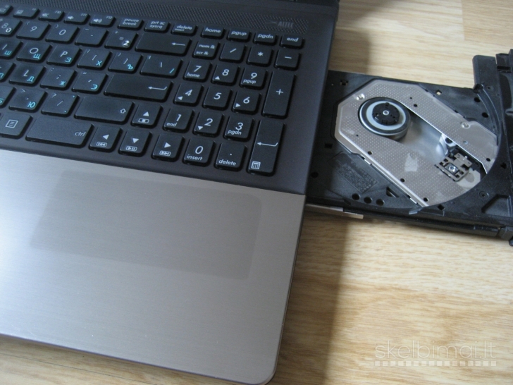 ASUS K55VD 2GB Nvidia/ nauja baterija/ 128gb SSD