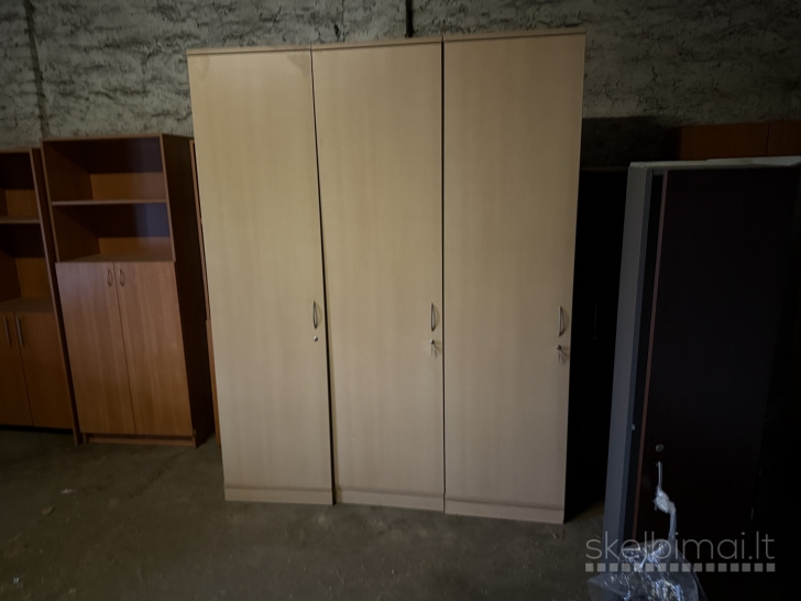 PARDUODAMI baldai daiktai URMU