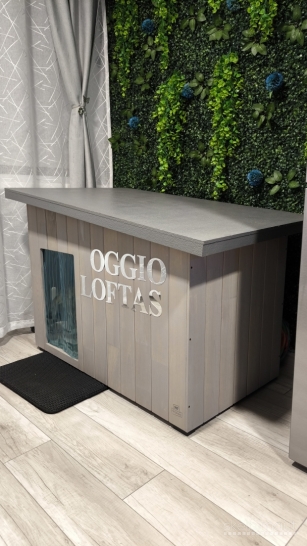 Šuns būda (stovėjo kambaryje)