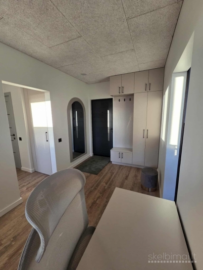 PARDUODAMAS NAUJAI SUREMONTUOTAS 2 KAMBARIŲ BUTAS MAŽEIKIUOSE, PAVASARIO G. 35