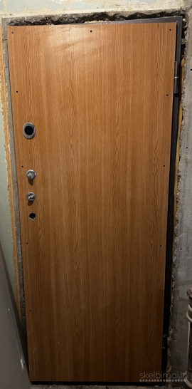 Parduodu šarvuotas duris