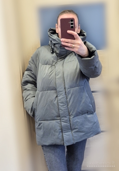 Stilinga šilta moteriška žieminė striukė (M/L dydis)