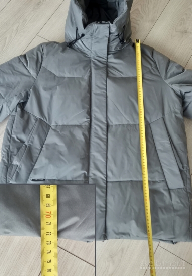 Stilinga šilta moteriška žieminė striukė (M/L dydis)