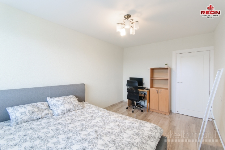 PARDUODAMAS ERDVUS KETURIŲ KAMBARIŲ BUTAS LAZDYNUOSE, ARCHITEKTŲ GATVĖJE! 