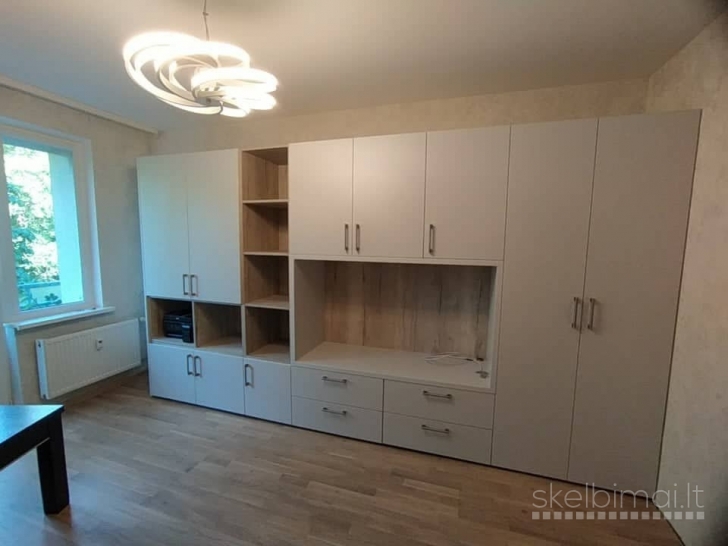 Spintos su stumdomomis ir varstomomis durimis • Drabužinių gamyba pagal užsakymą