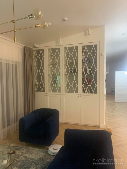 Spintos su stumdomomis ir varstomomis durimis • Drabužinių gamyba pagal užsakymą