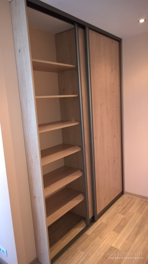 Spintos su stumdomomis ir varstomomis durimis • Drabužinių gamyba pagal užsakymą