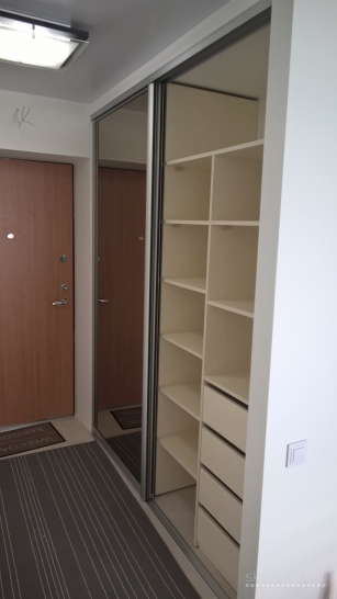 Spintos su stumdomomis ir varstomomis durimis • Drabužinių gamyba pagal užsakymą