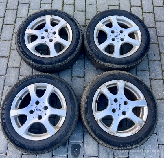 Beveik nenaudotos R15 Žieminės padangos su ratlankiais