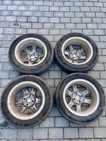 Beveik nenaudotos R15 Žieminės padangos su ratlankiais