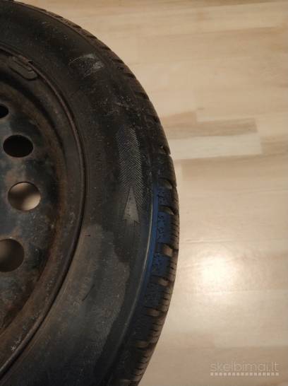 2 žieminės BF Goodrich padangos su ratlankiais nuo Corolla Verso