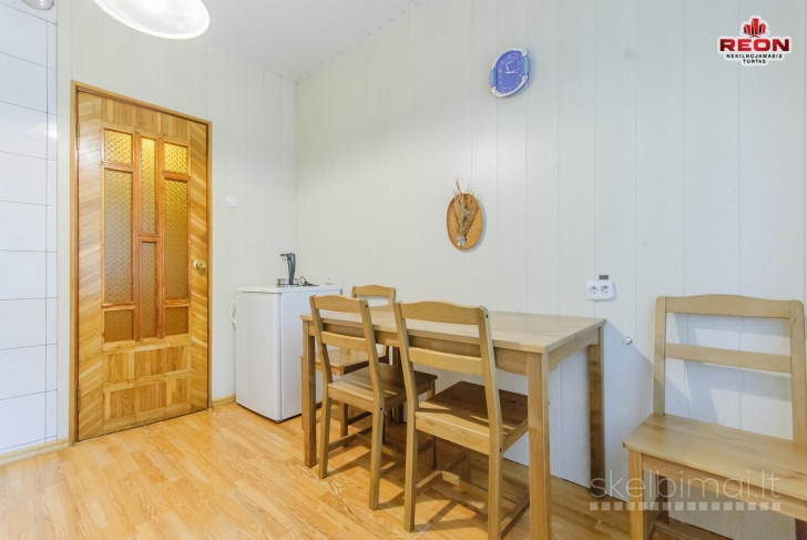 NUOMOJAMAS JAUKUS IR ŠILTAS 1 KAMBARIO 40 m² BUTAS ŠEŠKINĖJE, GELVONŲ GATV