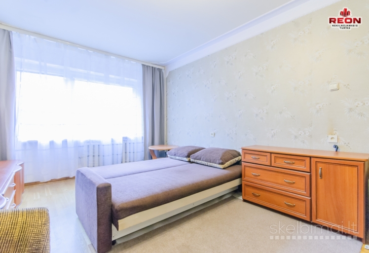 NUOMOJAMAS JAUKUS IR ŠILTAS 1 KAMBARIO 40 m² BUTAS ŠEŠKINĖJE, GELVONŲ GATV