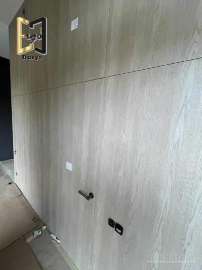 Vidaus durys įvairiomis spalvomis estetika susitinka su funkcionalumu 