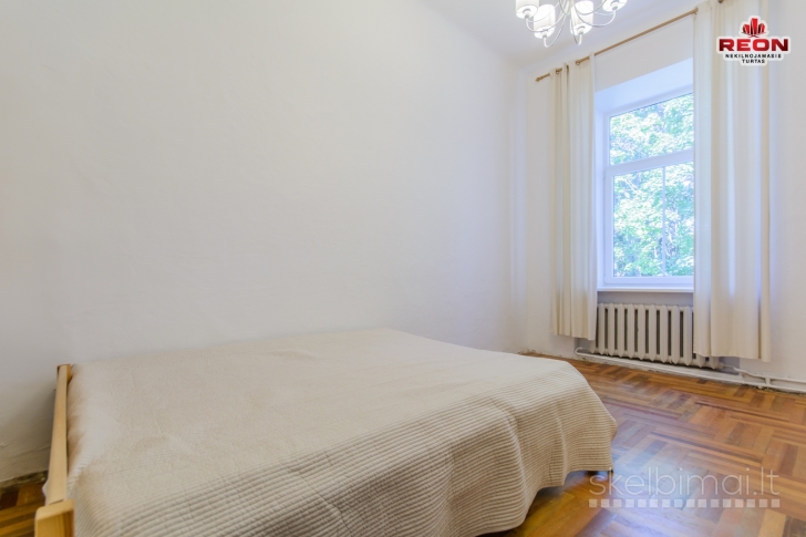 TVARKINGAS 4 KAMBARIŲ BUTAS SENAMIESTYJE!