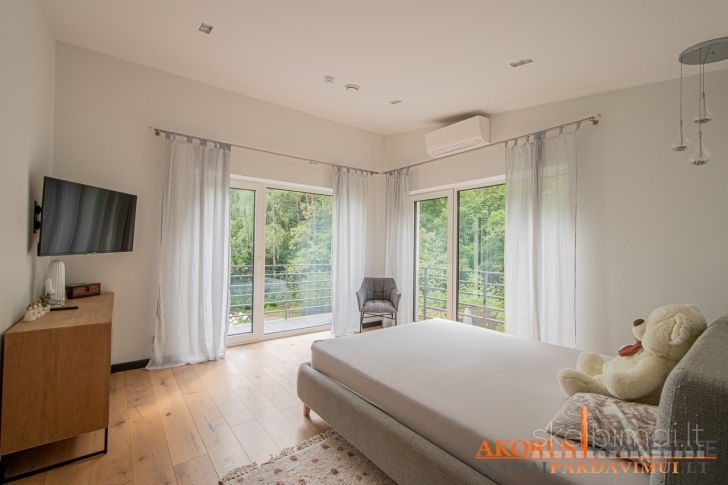 akorus.lt - Namas miško apsuptyje, pirtis, baseinas