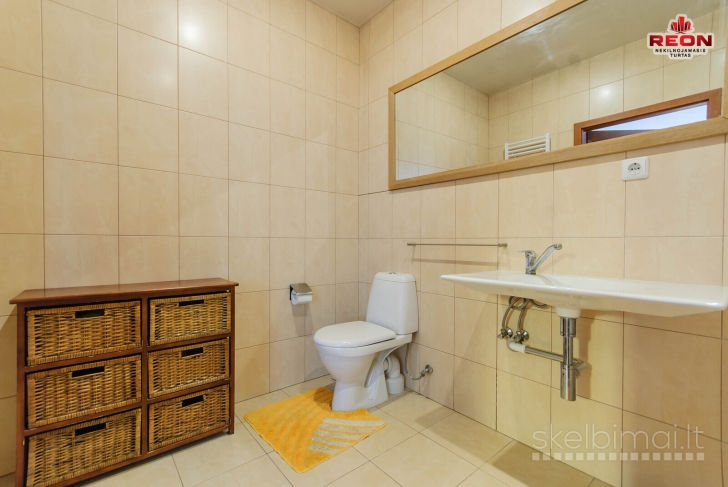 2 K. BUTAS SU NEREALIU VAIZDU,PARKINGAS IR SANDĖLIUKAS