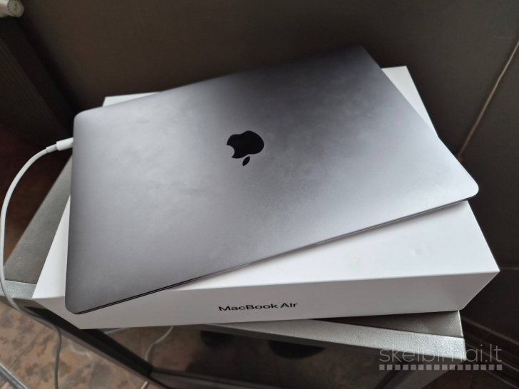 Parduodami nešiojamieji kompiuteriai MacBook