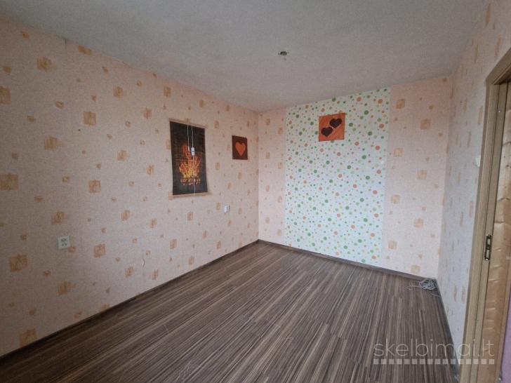 PARDUODAMAS 2 KAMBARIŲ BUTAS SU HOLU JURBARKE