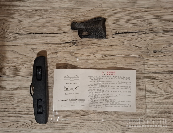 Vandeniui atsparus telefono dėklas